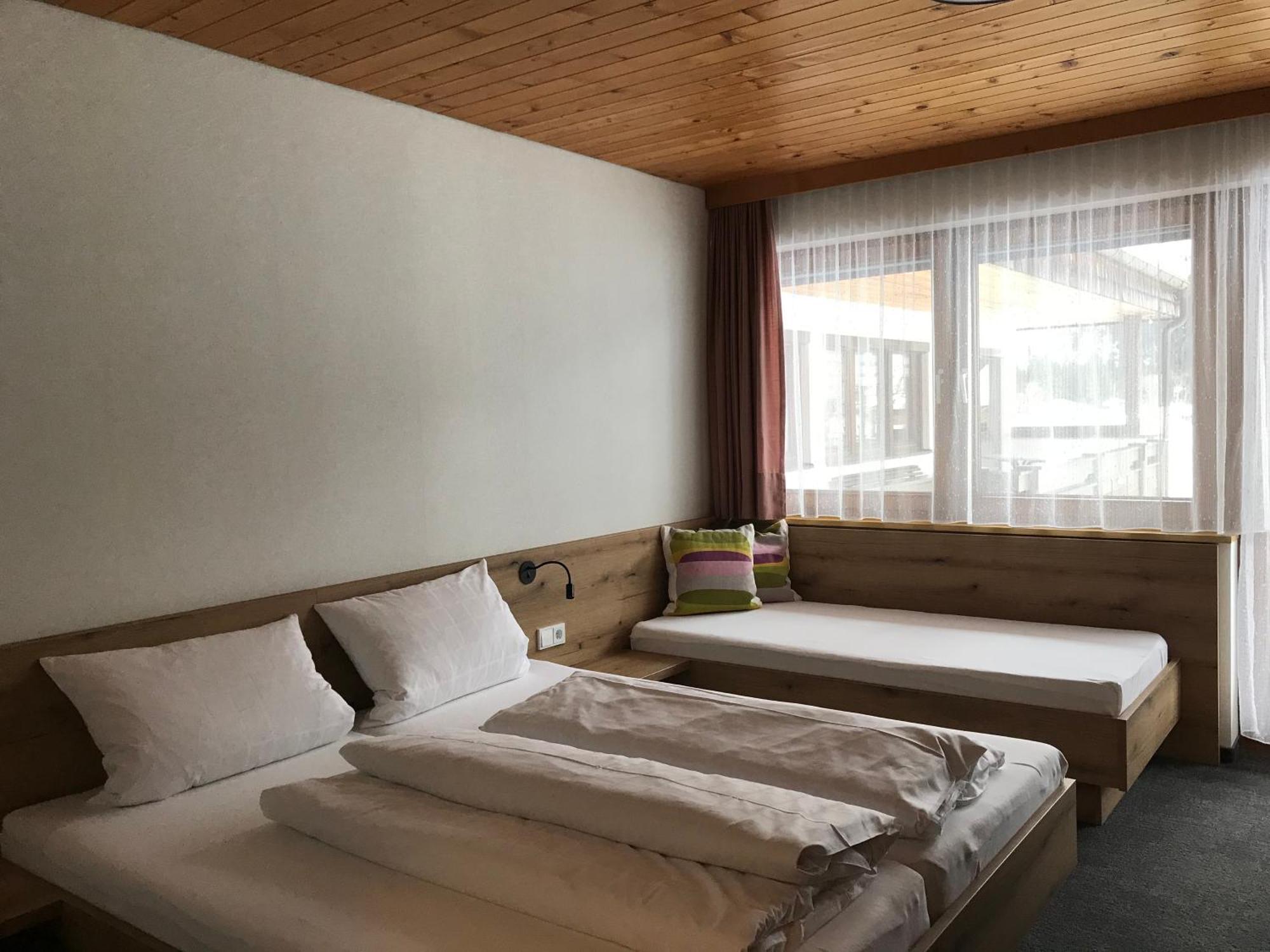 Ferienwohnungen Bailom Elbigenalp Extérieur photo